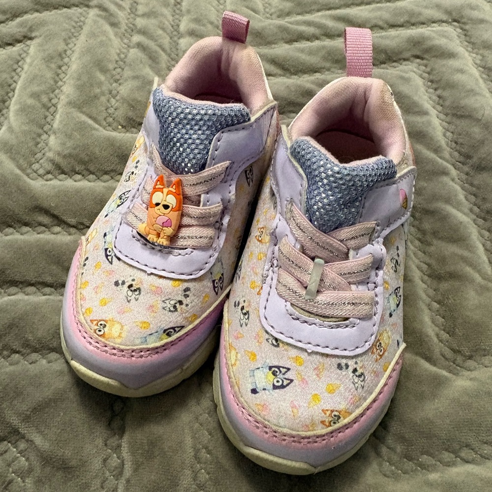 Girls Lavender and Pink Bluey Character Sneakers with  Fox Charm Sz 6 toddler